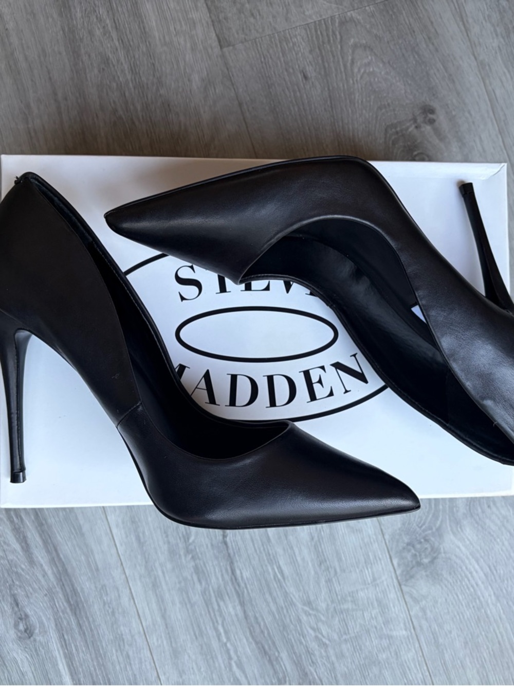 Steve Madden Daisie Black Leather Pumps 8.5 NIB Pointed Toe Classic Heels